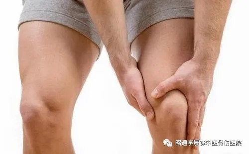 這個活動盡量別做，傷膝蓋！-昭通李景鏵中醫(yī)骨傷醫(yī)院