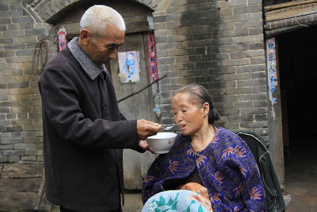 強直性脊柱炎不及時治療會致癱瘓嗎？-昭通李景鏵中醫(yī)骨傷醫(yī)院