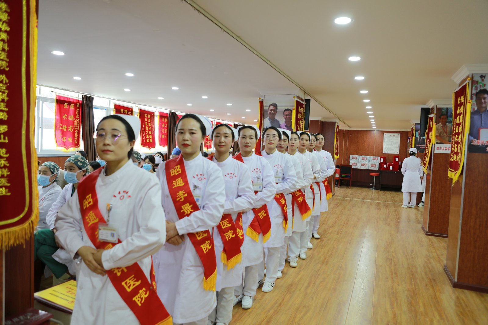 我院護(hù)理技能大賽頒獎(jiǎng)典禮-昭通李景鏵中醫(yī)骨傷醫(yī)院