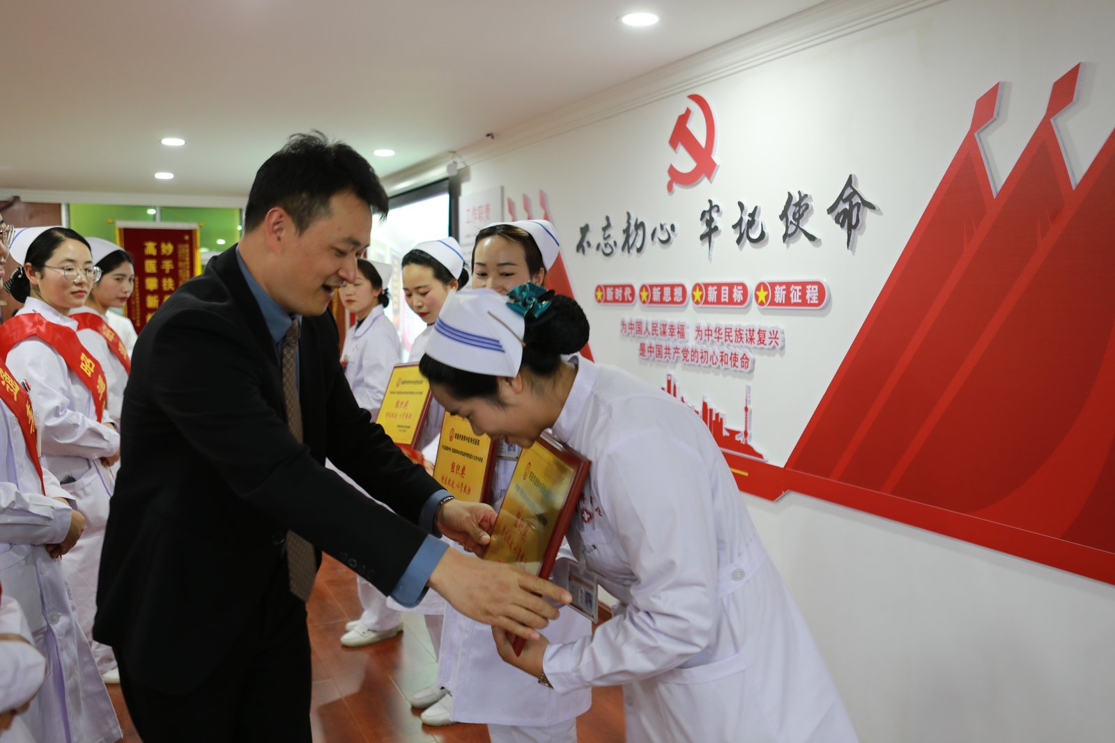 我院護(hù)理技能大賽頒獎(jiǎng)典禮-昭通李景鏵中醫(yī)骨傷醫(yī)院