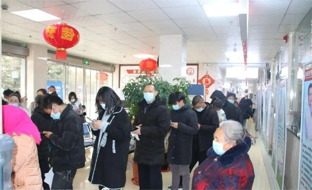 青少年脊柱側彎 昭通李景鏵醫(yī)院有“神器”-昭通李景鏵中醫(yī)骨傷醫(yī)院