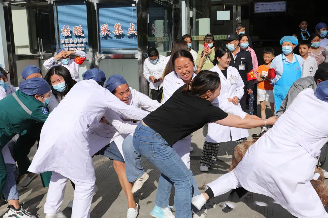 “全民健康日”活動(dòng)-昭通李景鏵中醫(yī)骨傷醫(yī)院