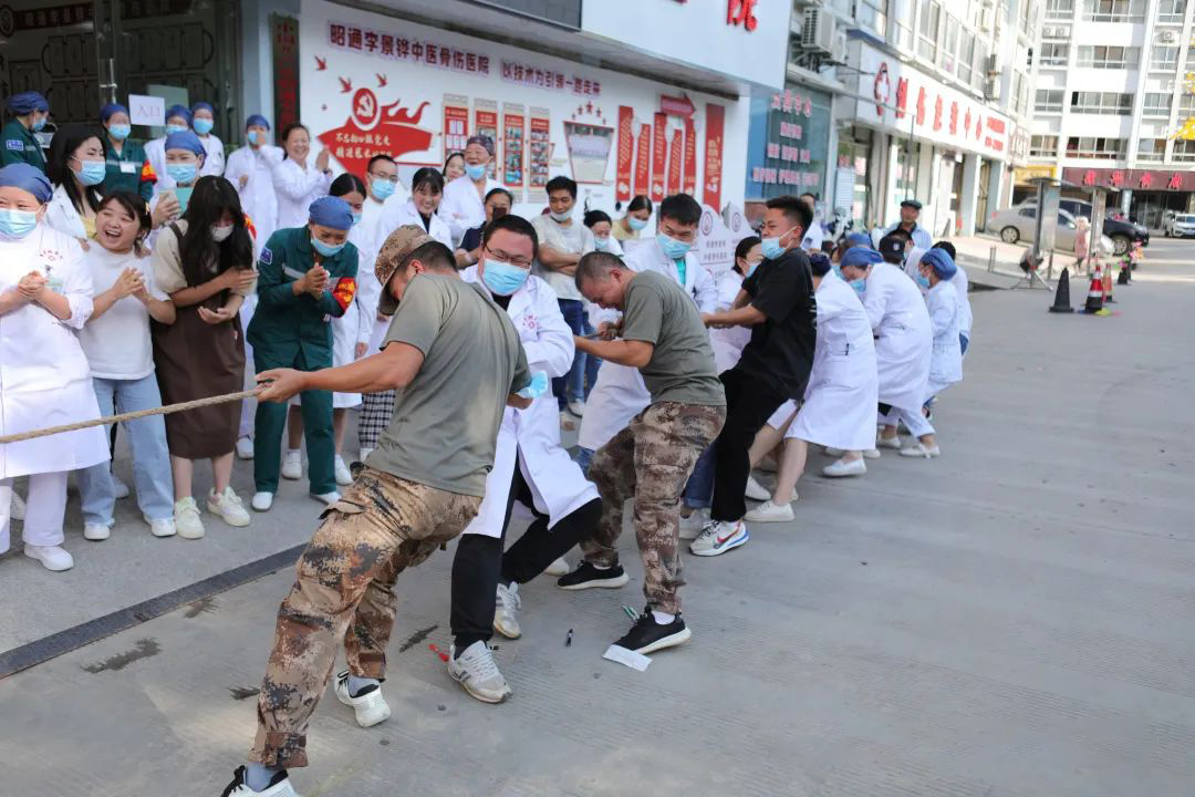“全民健康日”活動(dòng)-昭通李景鏵中醫(yī)骨傷醫(yī)院