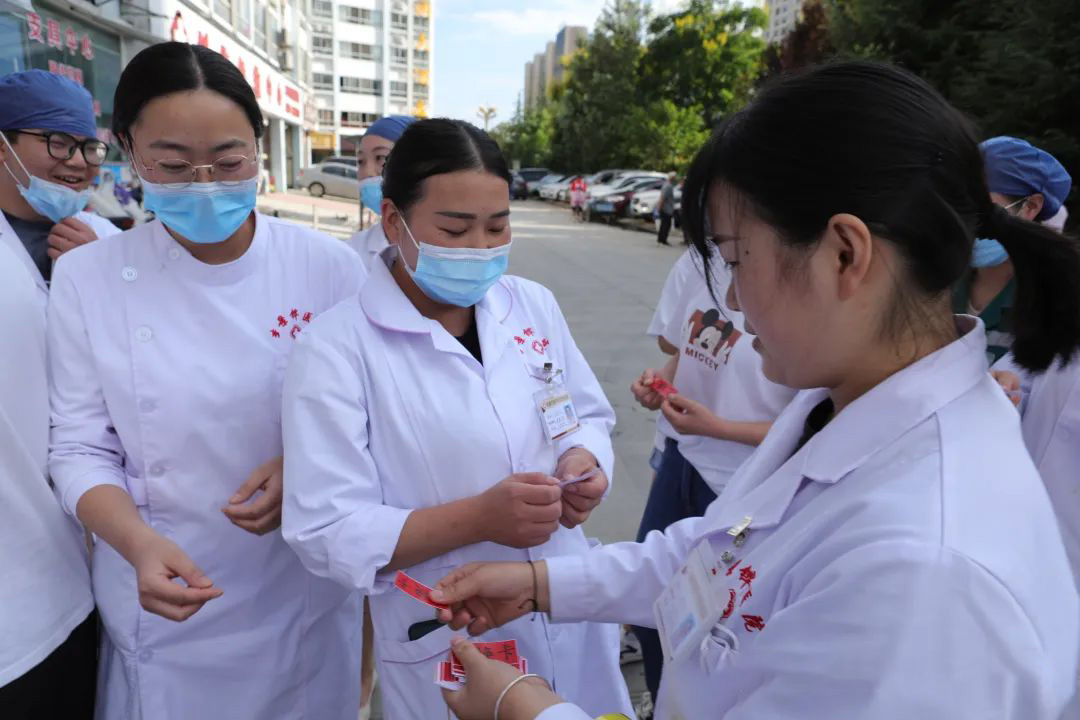 “全民健康日”活動(dòng)-昭通李景鏵中醫(yī)骨傷醫(yī)院